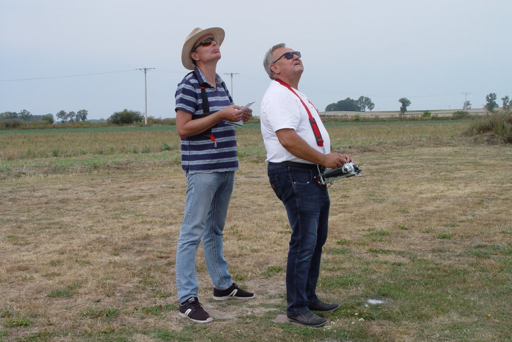 Zawody modeli akrobacyjnych zdalnie sterowanych pod Grodkowem [fotorelacja]