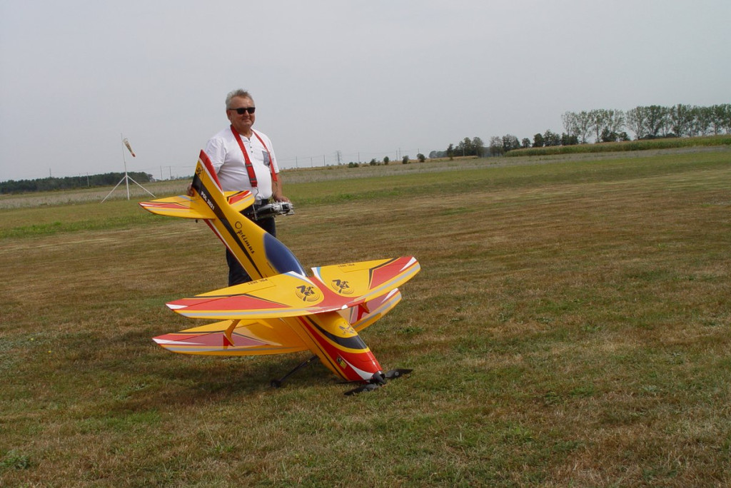 Zawody modeli akrobacyjnych zdalnie sterowanych pod Grodkowem [fotorelacja]