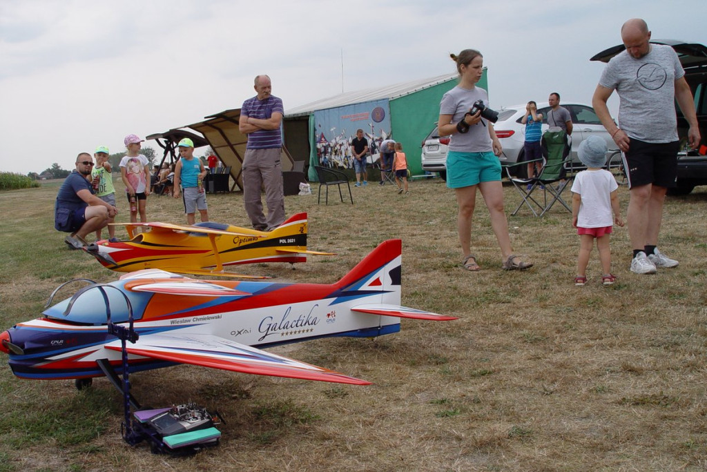 Zawody modeli akrobacyjnych zdalnie sterowanych pod Grodkowem [fotorelacja]
