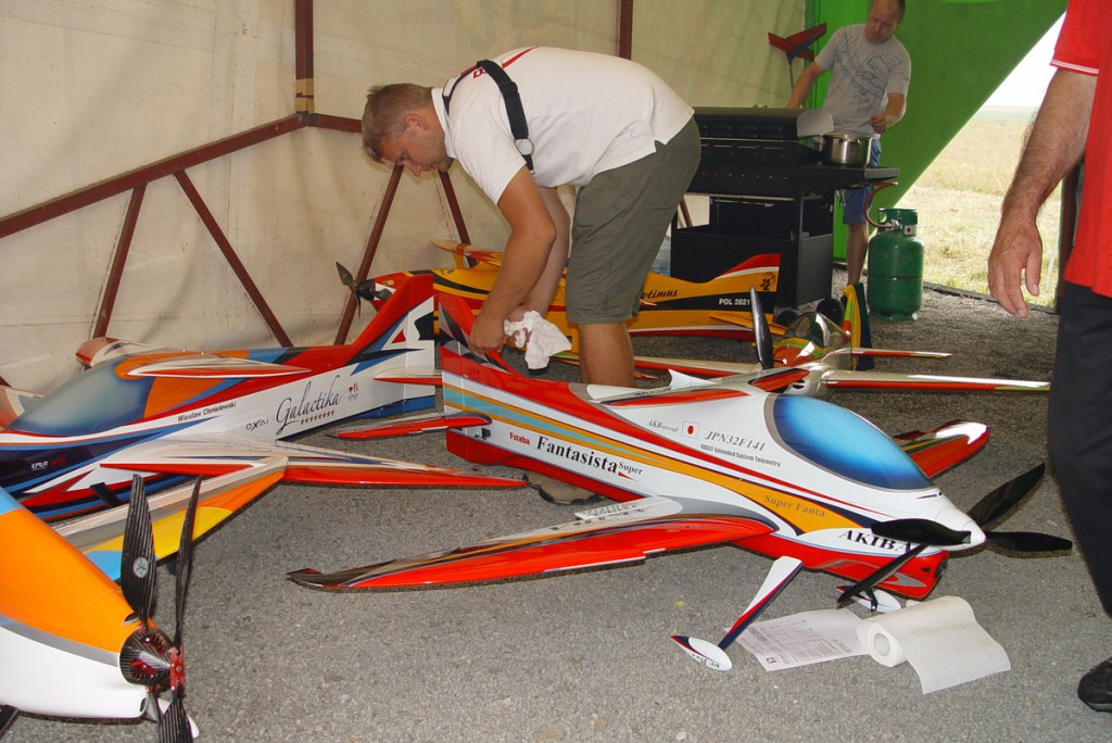 Zawody modeli akrobacyjnych zdalnie sterowanych pod Grodkowem [fotorelacja]