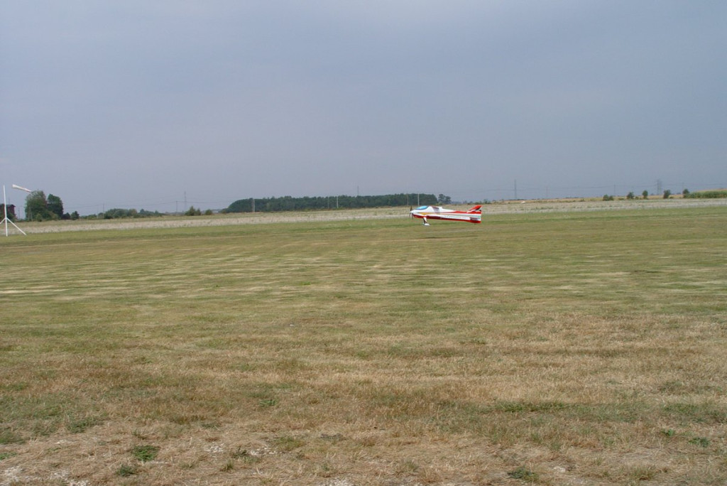 Zawody modeli akrobacyjnych zdalnie sterowanych pod Grodkowem [fotorelacja]