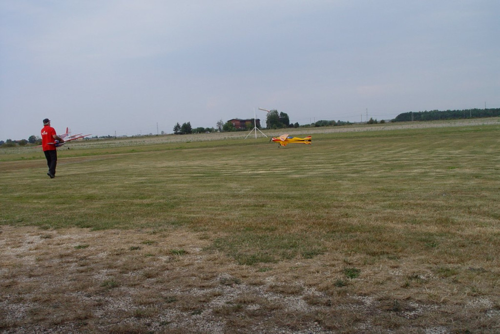 Zawody modeli akrobacyjnych zdalnie sterowanych pod Grodkowem [fotorelacja]