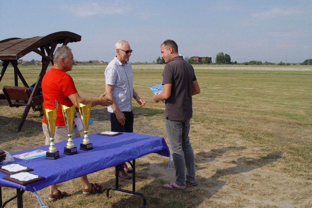 Zawody modeli akrobacyjnych zdalnie sterowanych pod Grodkowem [fotorelacja]