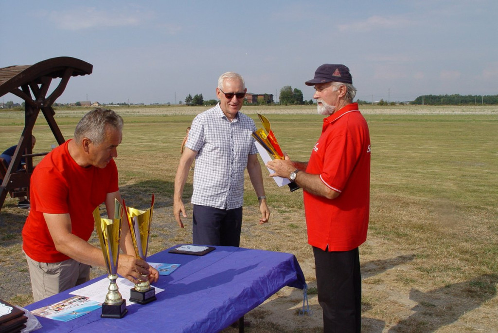 Zawody modeli akrobacyjnych zdalnie sterowanych pod Grodkowem [fotorelacja]