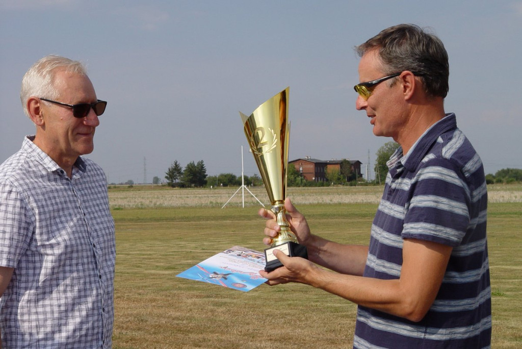 Zawody modeli akrobacyjnych zdalnie sterowanych pod Grodkowem [fotorelacja]