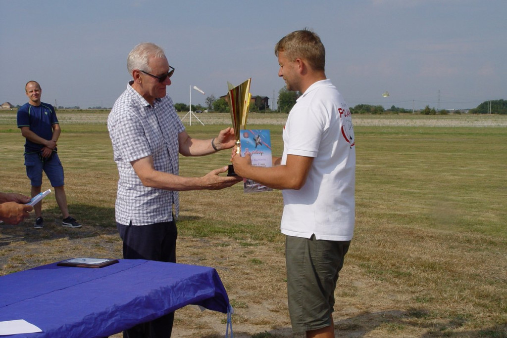 Zawody modeli akrobacyjnych zdalnie sterowanych pod Grodkowem [fotorelacja]