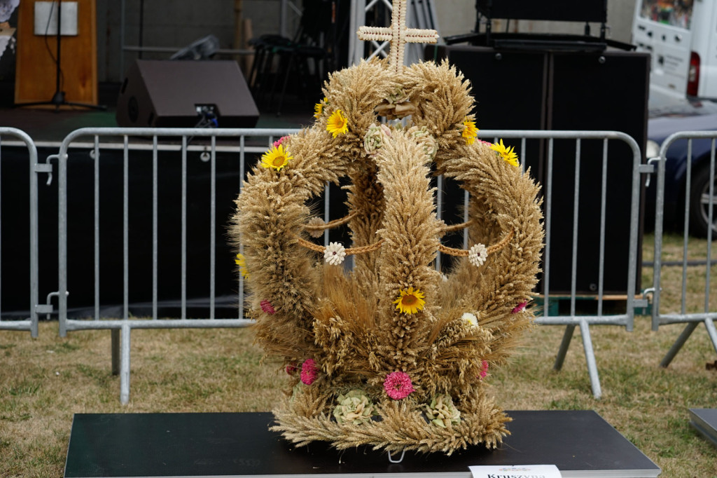 Święto plonów w Brzezinie. Najpiękniejszy wieniec dożynkowy w Gminie Skarbimierz z Kopanie