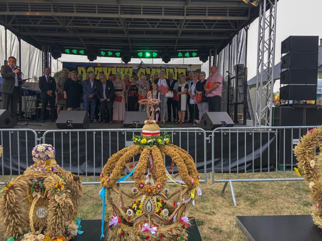 Święto plonów w Brzezinie. Najpiękniejszy wieniec dożynkowy w Gminie Skarbimierz z Kopanie