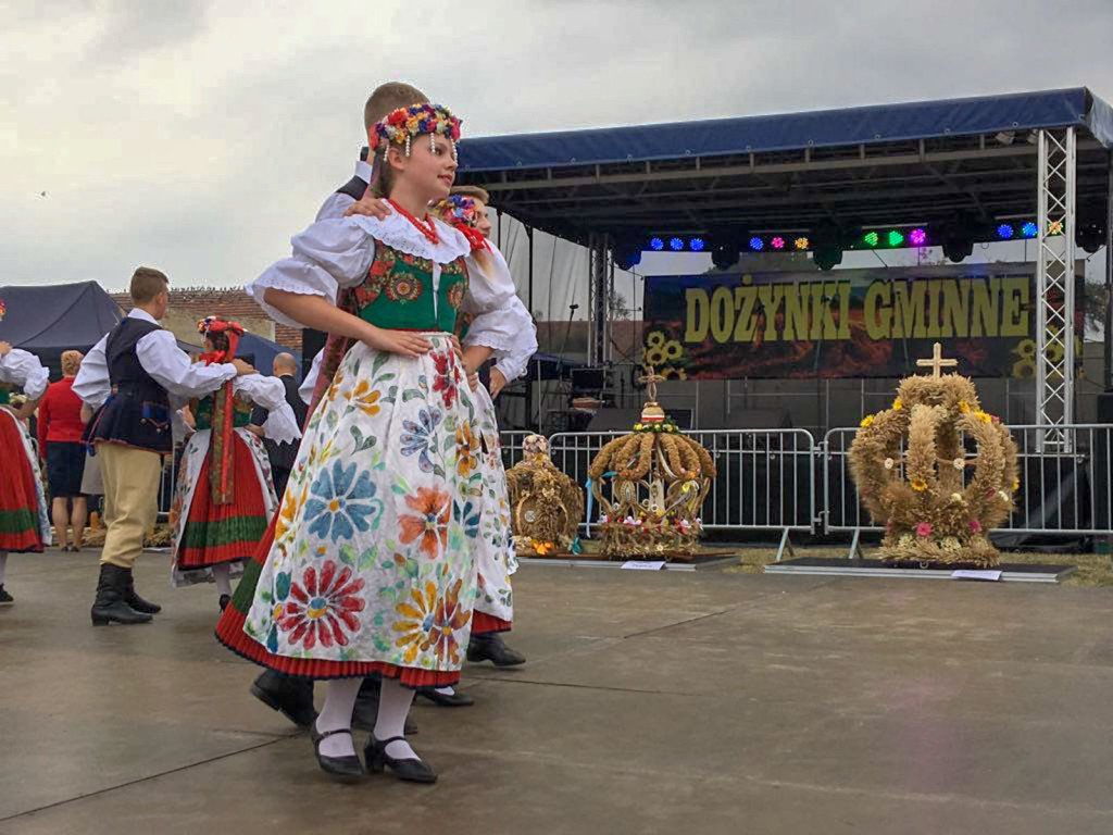 Święto plonów w Brzezinie. Najpiękniejszy wieniec dożynkowy w Gminie Skarbimierz z Kopanie