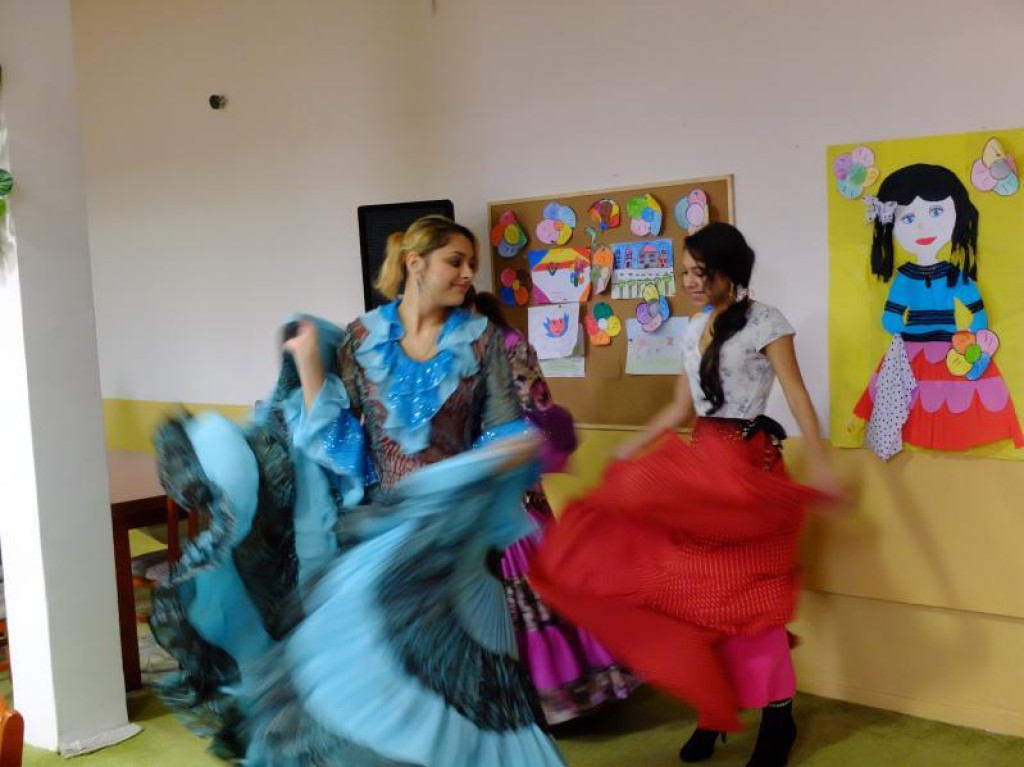 Dobra wiadomość dla brzeskich Romów. Miasto Brzeg kupi przybory szkolne i ubezpieczenie dla dzieci pochodzenia romskiego