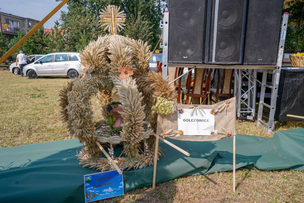 Dożynki w gminie Lewin Brzeski. Najpiękniejsza korona dożynkowa z Skorogoszczy