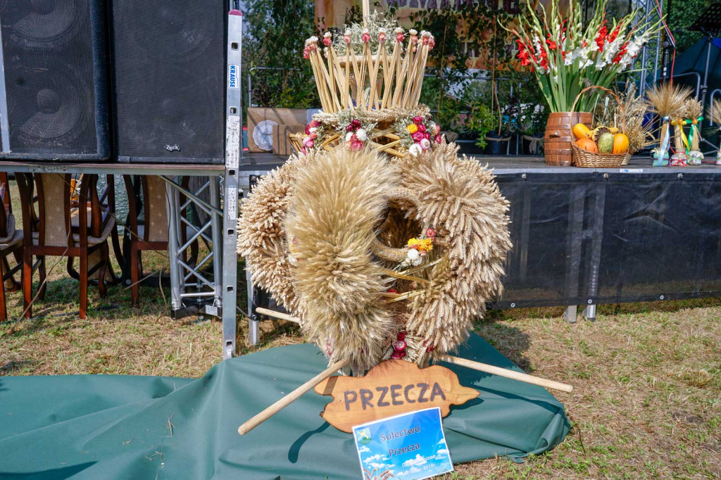 Dożynki w gminie Lewin Brzeski. Najpiękniejsza korona dożynkowa z Skorogoszczy