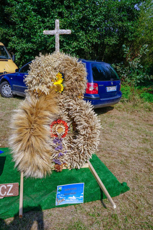 Dożynki w gminie Lewin Brzeski. Najpiękniejsza korona dożynkowa z Skorogoszczy