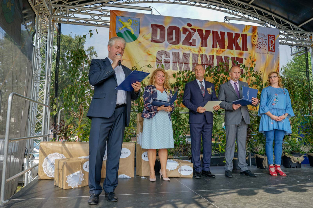 Dożynki w gminie Lewin Brzeski. Najpiękniejsza korona dożynkowa z Skorogoszczy