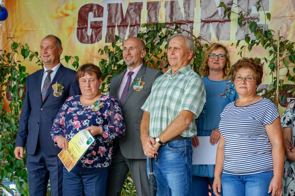 Dożynki w gminie Lewin Brzeski. Najpiękniejsza korona dożynkowa z Skorogoszczy