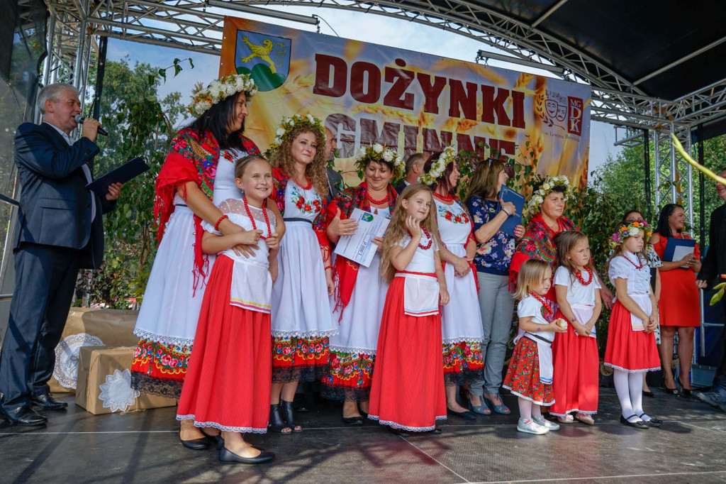 Dożynki w gminie Lewin Brzeski. Najpiękniejsza korona dożynkowa z Skorogoszczy