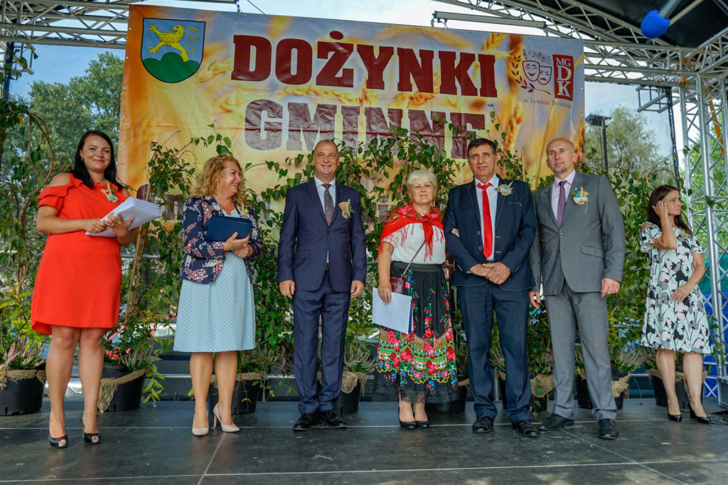 Dożynki w gminie Lewin Brzeski. Najpiękniejsza korona dożynkowa z Skorogoszczy