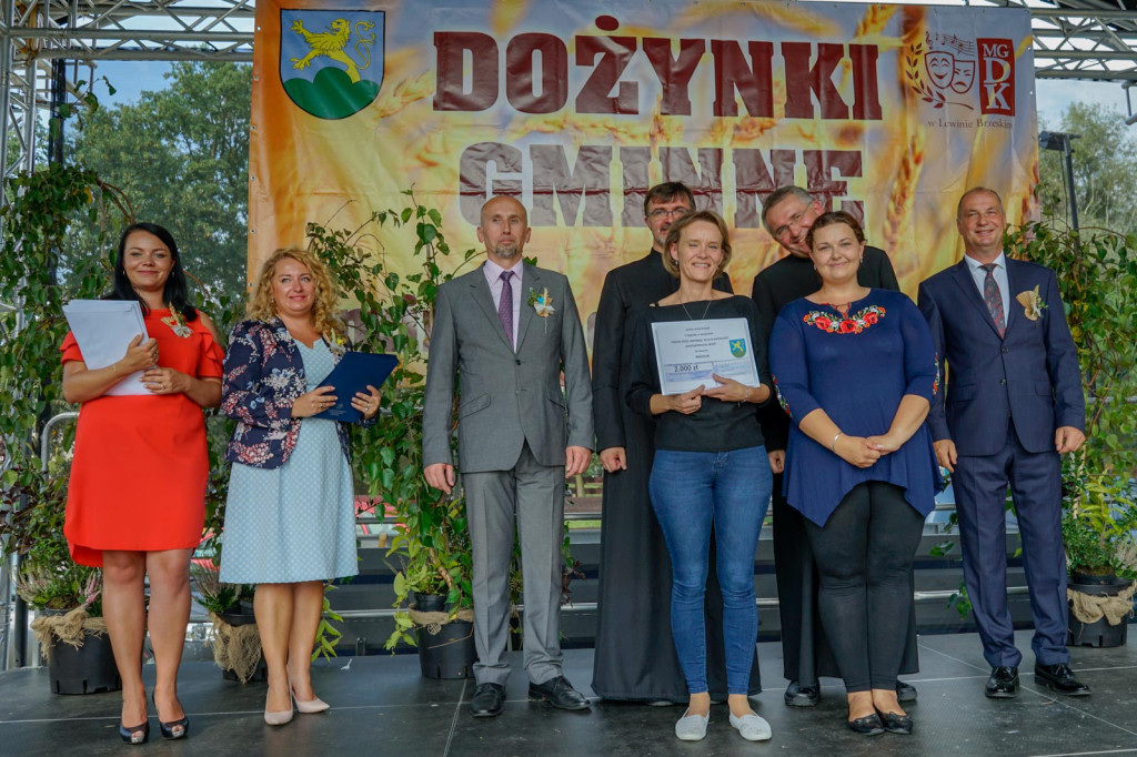 Dożynki w gminie Lewin Brzeski. Najpiękniejsza korona dożynkowa z Skorogoszczy