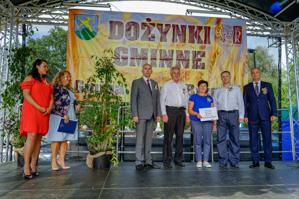 Dożynki w gminie Lewin Brzeski. Najpiękniejsza korona dożynkowa z Skorogoszczy