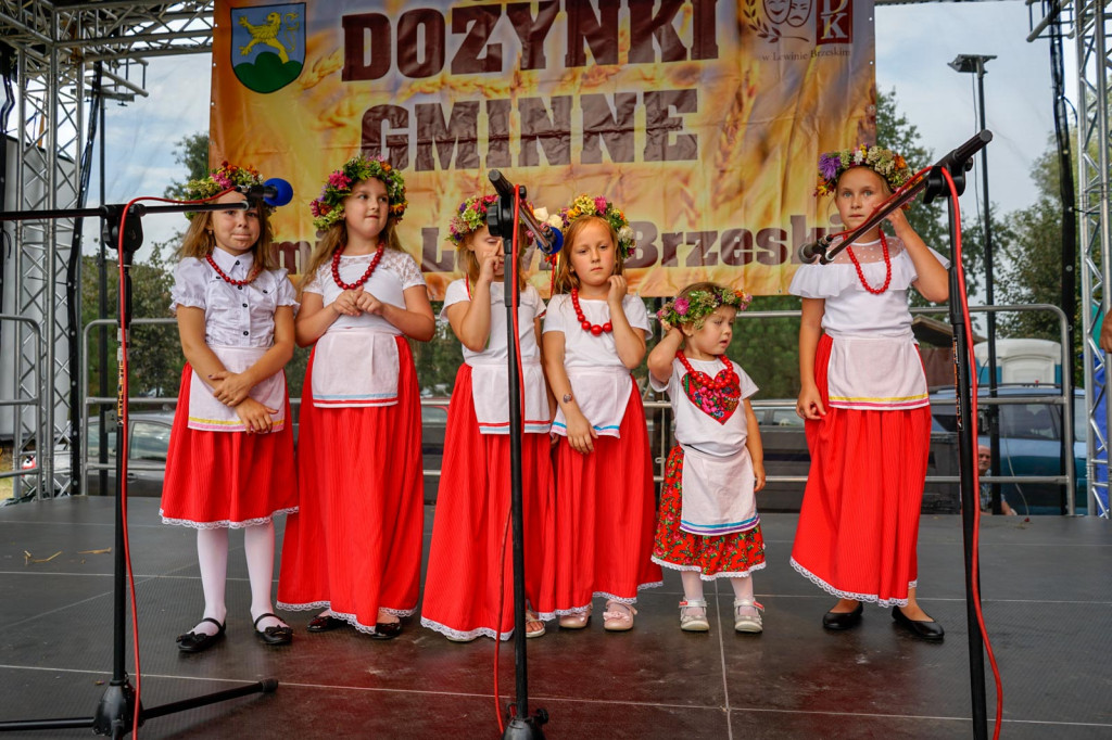 Dożynki w gminie Lewin Brzeski. Najpiękniejsza korona dożynkowa z Skorogoszczy
