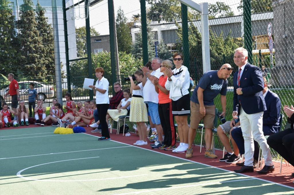 Boisko przy ul. Oławskiej uroczyście zostało otwarte