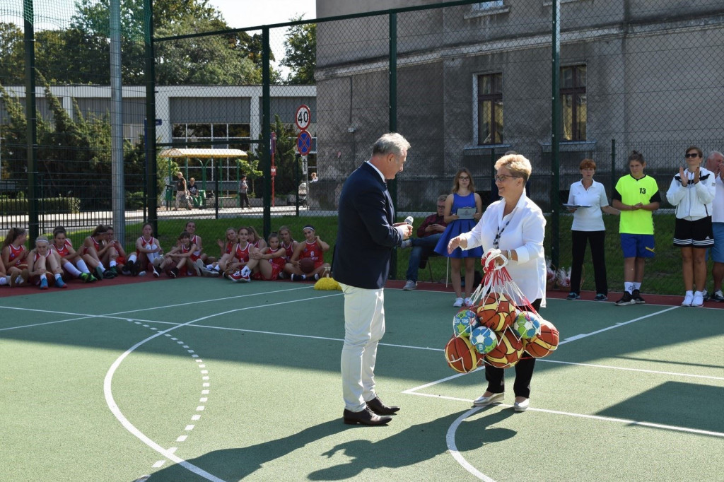 Boisko przy ul. Oławskiej uroczyście zostało otwarte