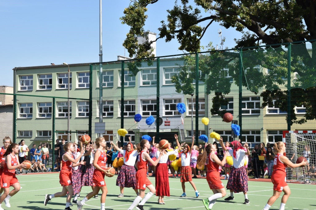 Boisko przy ul. Oławskiej uroczyście zostało otwarte