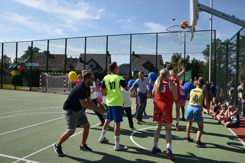 Boisko przy ul. Oławskiej uroczyście zostało otwarte