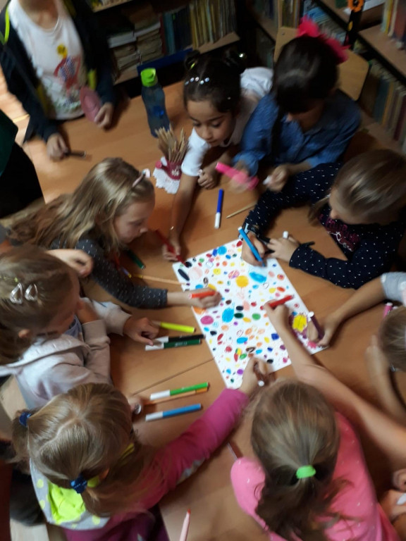 Zakropkowana i kreatywna Ósemka