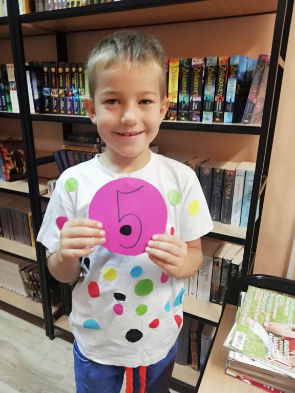 Zakropkowana i kreatywna Ósemka