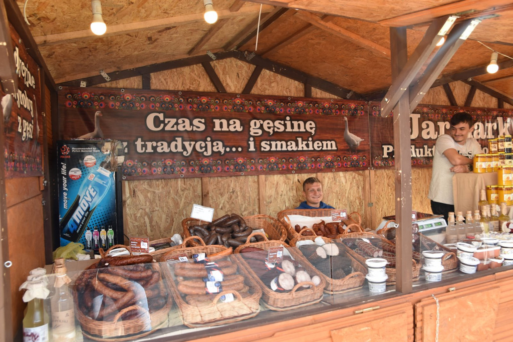 Trwa IV Jarmark Kresowy w Brzegu. Oprócz stoisk handlowych, II Festiwal Kapel Podwórkowych