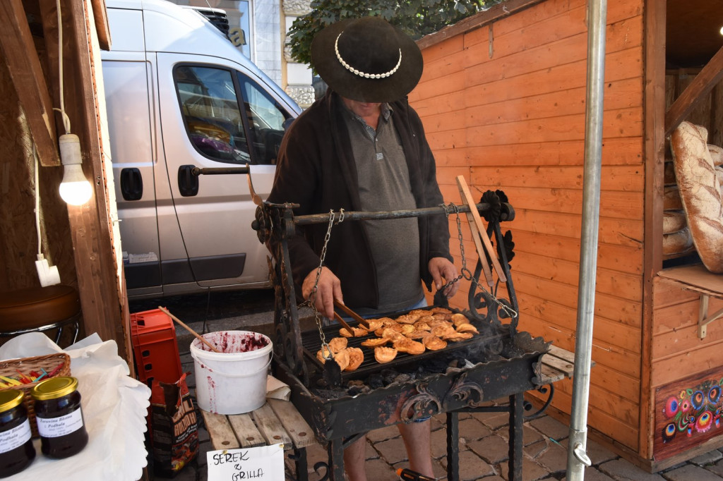 Trwa IV Jarmark Kresowy w Brzegu. Oprócz stoisk handlowych, II Festiwal Kapel Podwórkowych