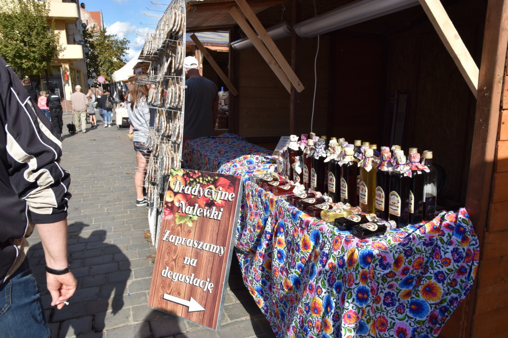 Trwa IV Jarmark Kresowy w Brzegu. Oprócz stoisk handlowych, II Festiwal Kapel Podwórkowych