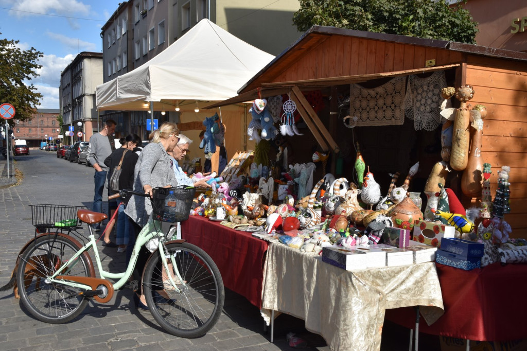 Trwa IV Jarmark Kresowy w Brzegu. Oprócz stoisk handlowych, II Festiwal Kapel Podwórkowych