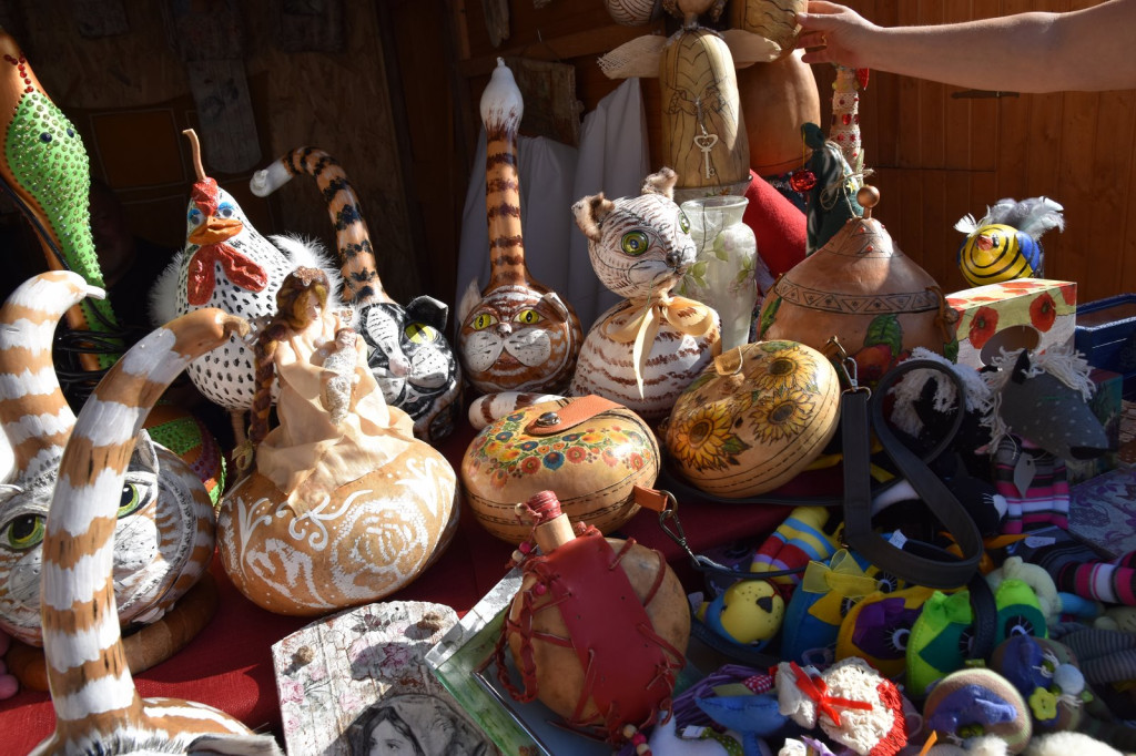 Trwa IV Jarmark Kresowy w Brzegu. Oprócz stoisk handlowych, II Festiwal Kapel Podwórkowych