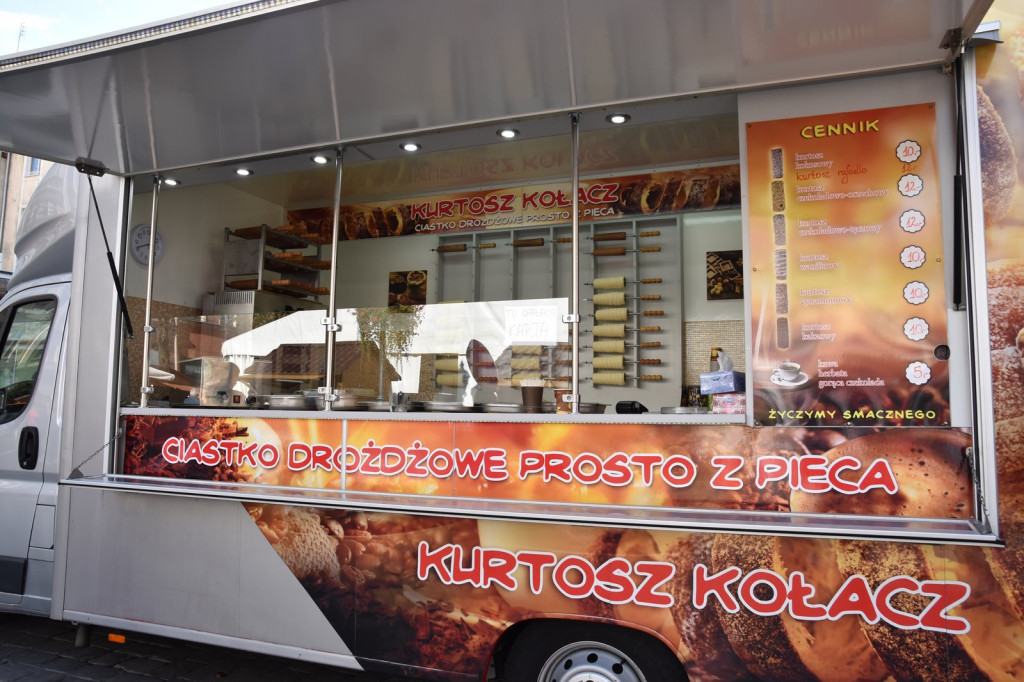 Trwa IV Jarmark Kresowy w Brzegu. Oprócz stoisk handlowych, II Festiwal Kapel Podwórkowych