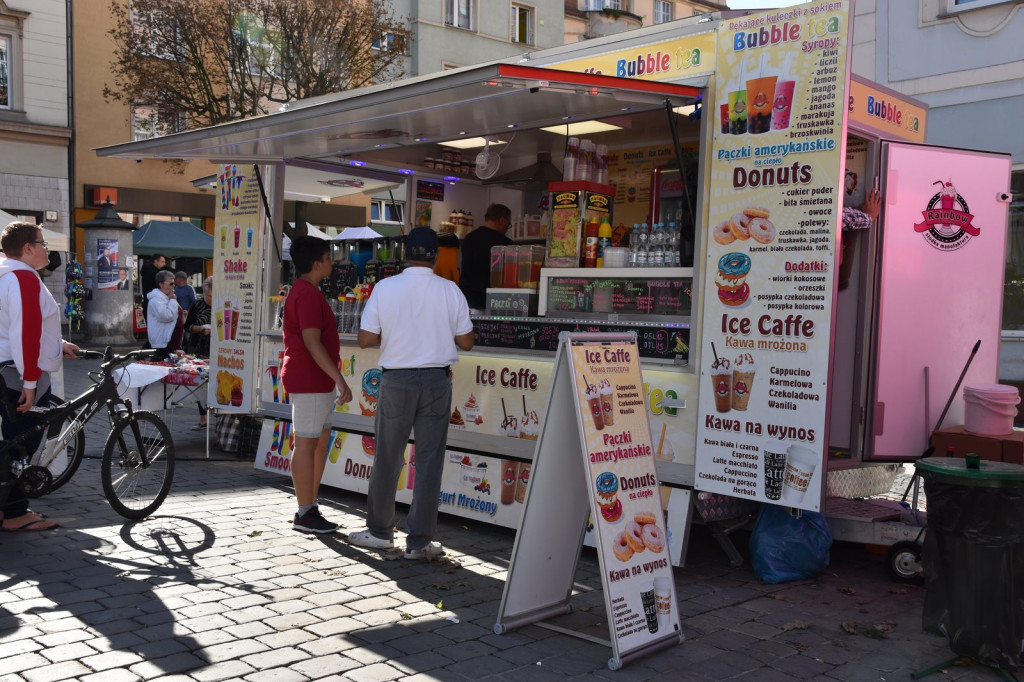 Trwa IV Jarmark Kresowy w Brzegu. Oprócz stoisk handlowych, II Festiwal Kapel Podwórkowych