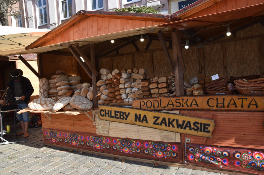 Trwa IV Jarmark Kresowy w Brzegu. Oprócz stoisk handlowych, II Festiwal Kapel Podwórkowych