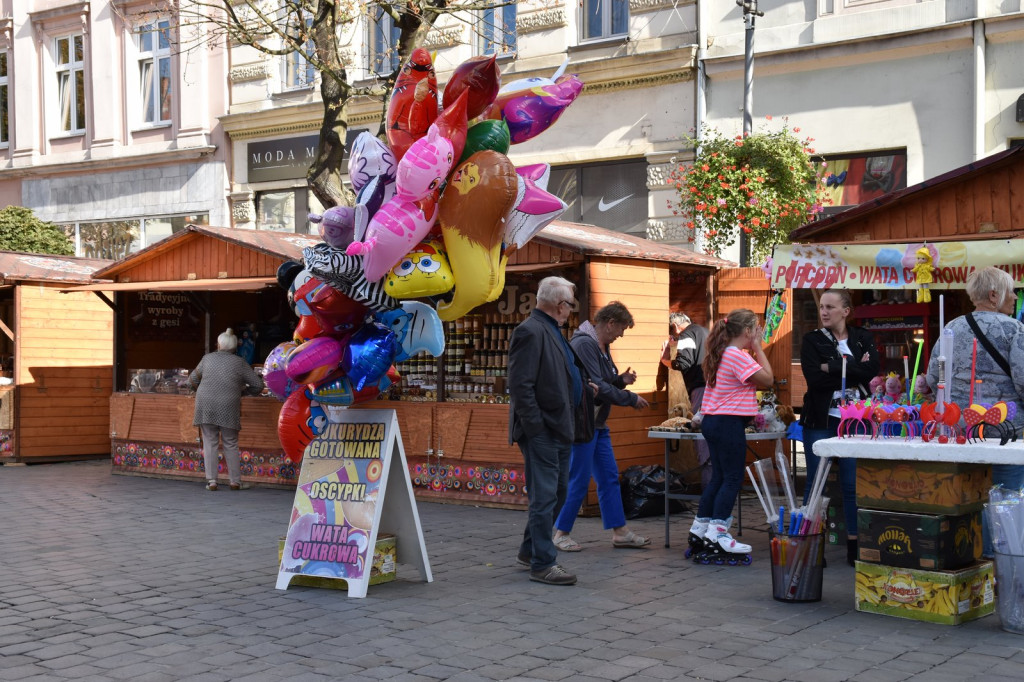 Trwa IV Jarmark Kresowy w Brzegu. Oprócz stoisk handlowych, II Festiwal Kapel Podwórkowych