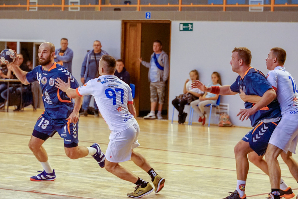 Olimp wygrywa po karnych z Ostrovią! Dwa punkty w Grodkowie