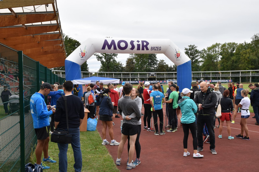 Uczestnicy VII Biegu Piastów Śląskich wsparli Brzeskie Centrum Medyczne