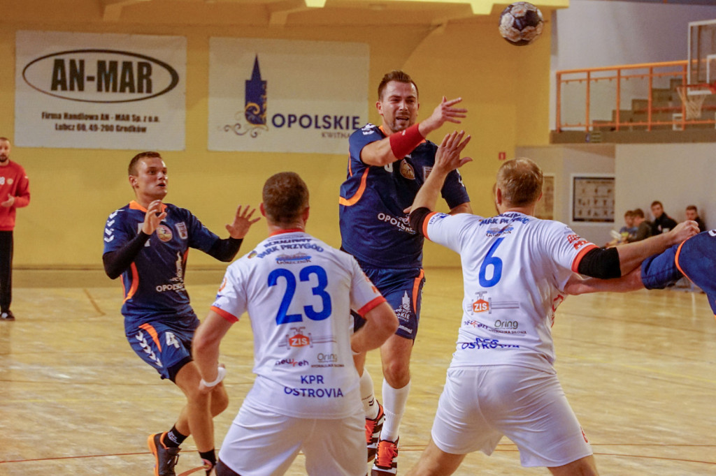 Olimp wygrywa po karnych z Ostrovią! Dwa punkty w Grodkowie