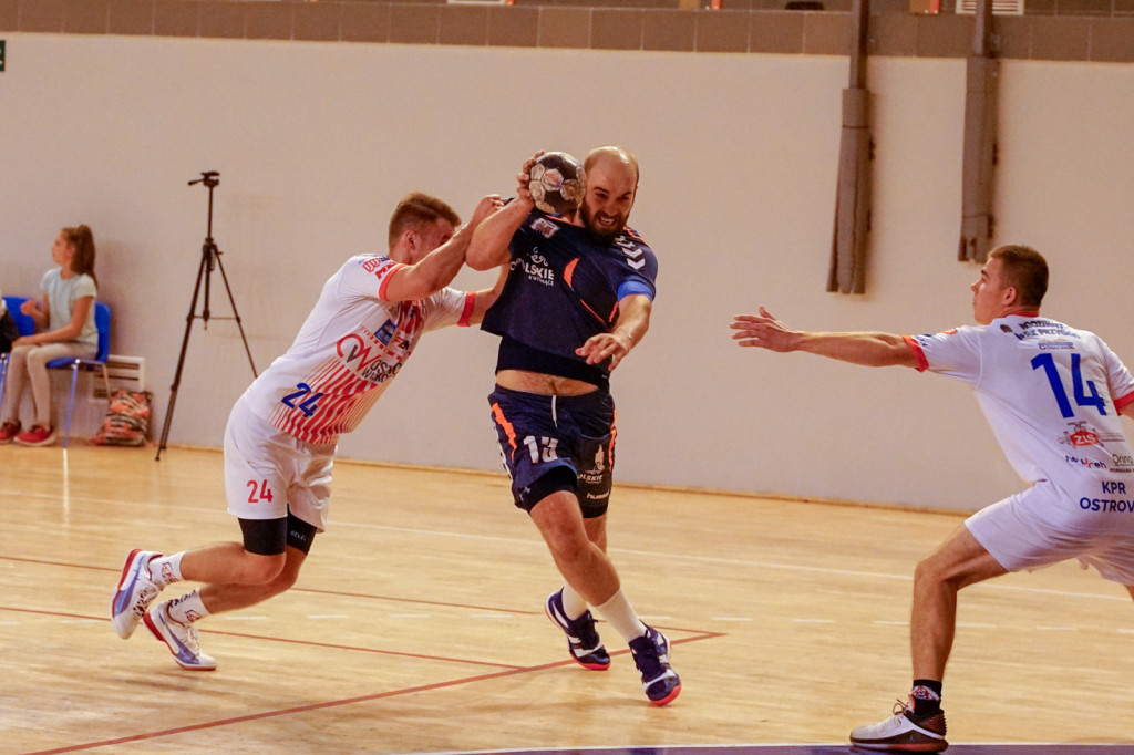 Olimp wygrywa po karnych z Ostrovią! Dwa punkty w Grodkowie