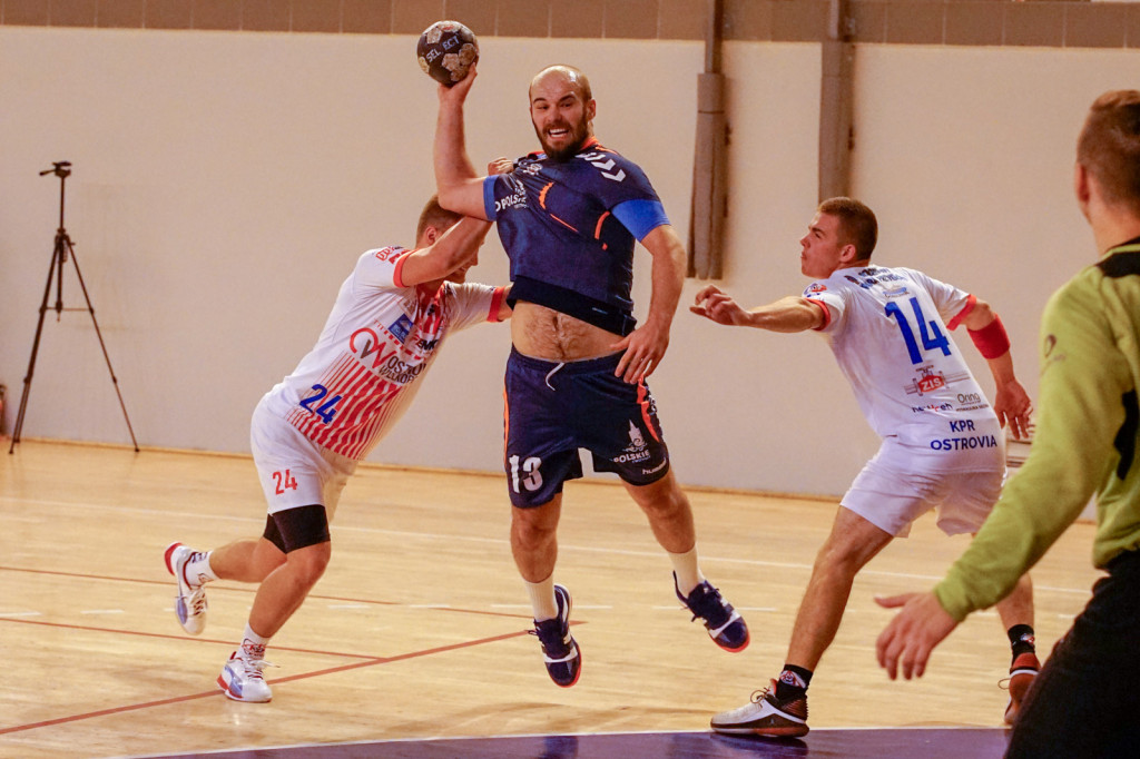 Olimp wygrywa po karnych z Ostrovią! Dwa punkty w Grodkowie