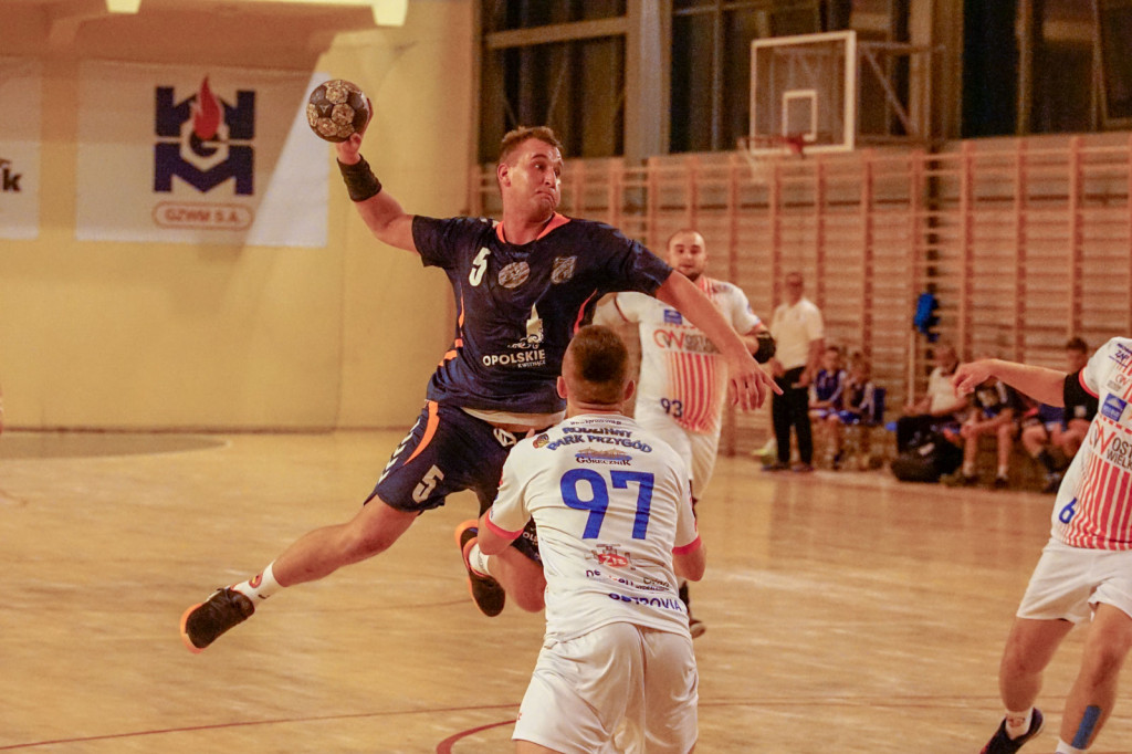 Olimp wygrywa po karnych z Ostrovią! Dwa punkty w Grodkowie