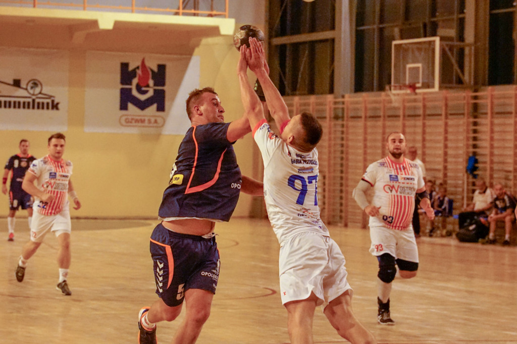 Olimp wygrywa po karnych z Ostrovią! Dwa punkty w Grodkowie