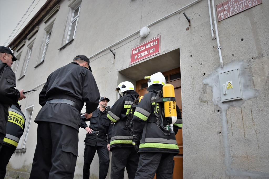 Manewry strażackie w gminie Olszanka. Druhowie doskonalili swoje umiejętności bojowe