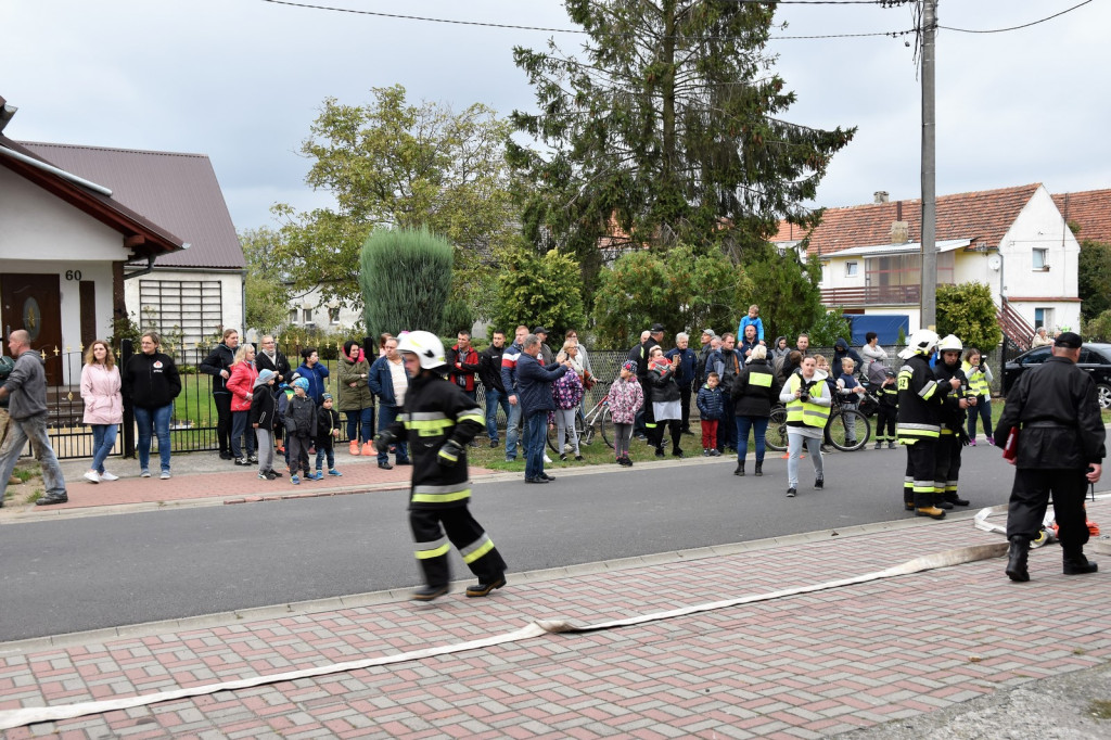 Manewry strażackie w gminie Olszanka. Druhowie doskonalili swoje umiejętności bojowe
