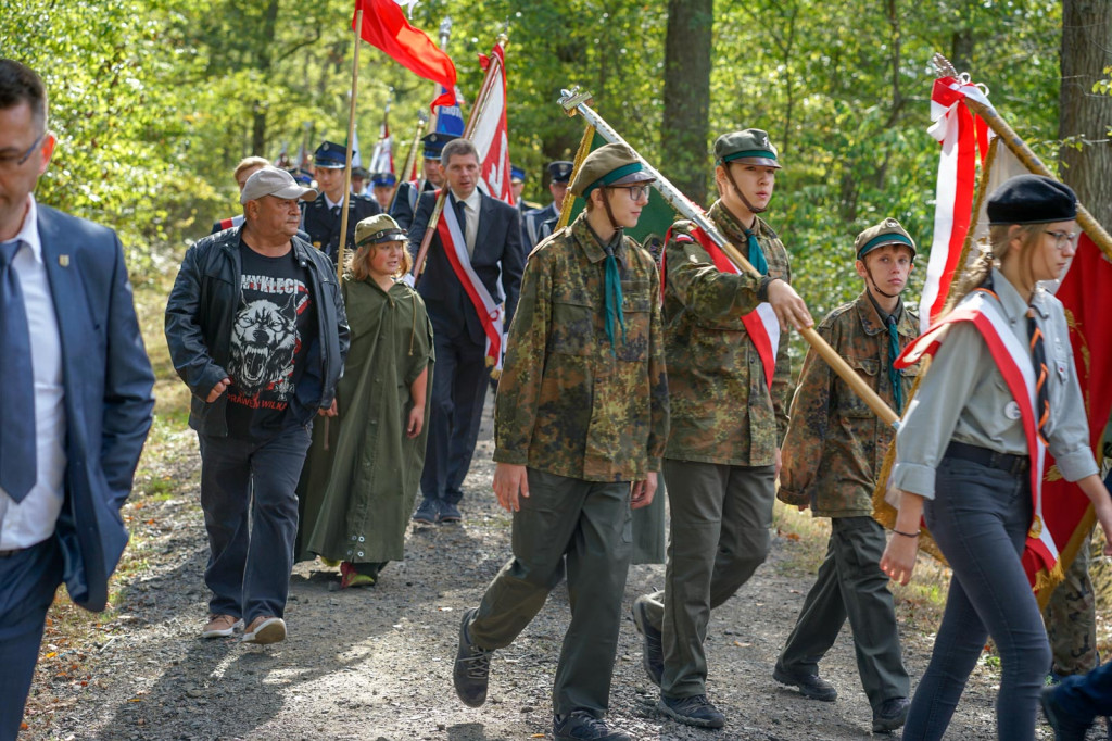 Obchody 72-lecia mordu na Żołnierzach Wyklętych w Starym Grodkowie