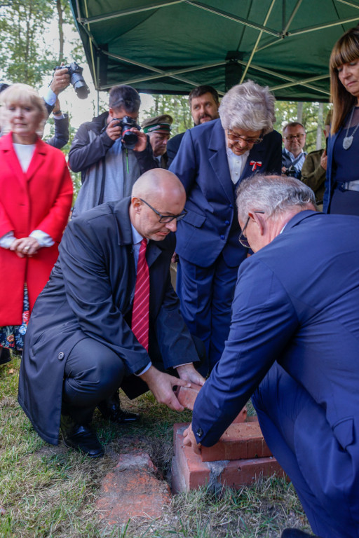 Obchody 72-lecia mordu na Żołnierzach Wyklętych w Starym Grodkowie
